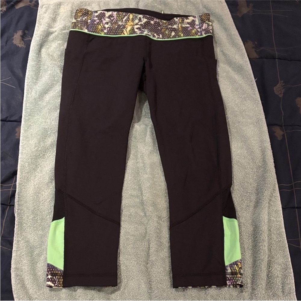 VEUC Lululemon Run: Inspire Crop II Floral Sport Multi - size 8